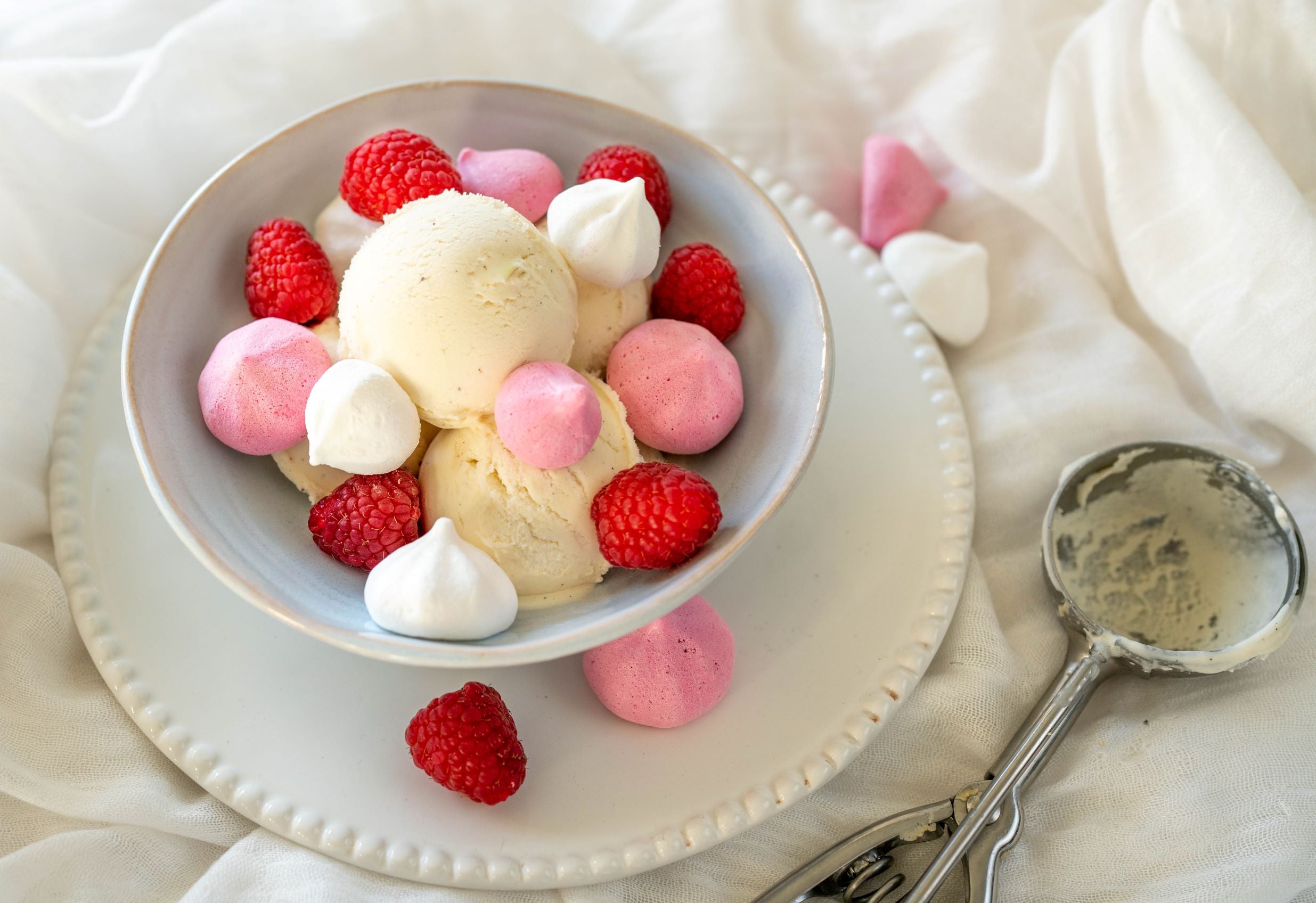 Vanilla Plant Based Meringues 160g Tub (Approx.160-170 pieces)